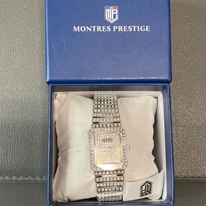 Invicta Montres Prestige Lady 27mm
Metal Steel White dial PC21S
Quartz 0177